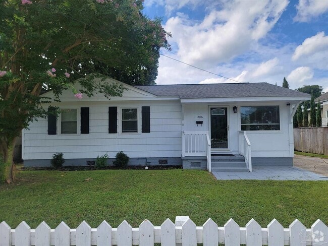 Building Photo - 1506 E Cervantes St Rental