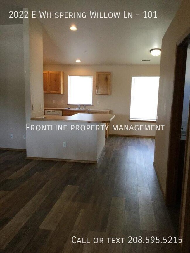 2022 E Whispering Willow Ln Unidad 101