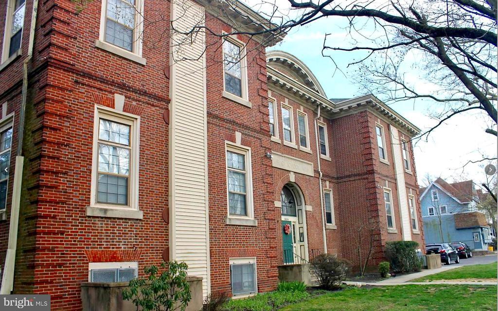 Photo - 2634 N Centre St Unit B4