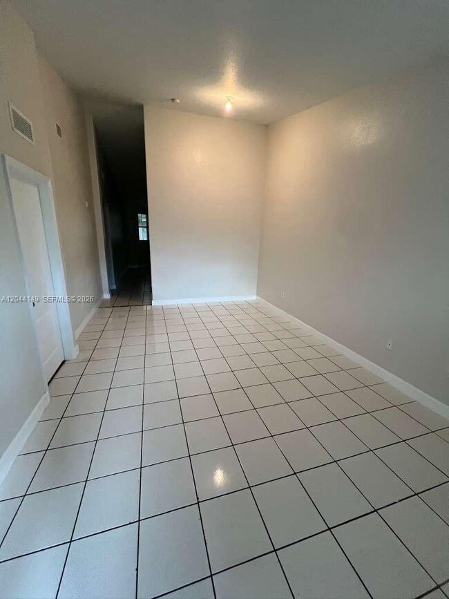 Photo - 1661 SE 28th St Unit 202