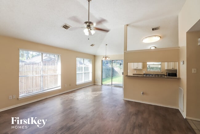 Photo - 17026 Enchanted Cir E