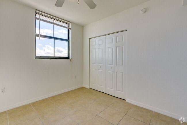 1HAB + Estudio - 838SF - Dormitorio