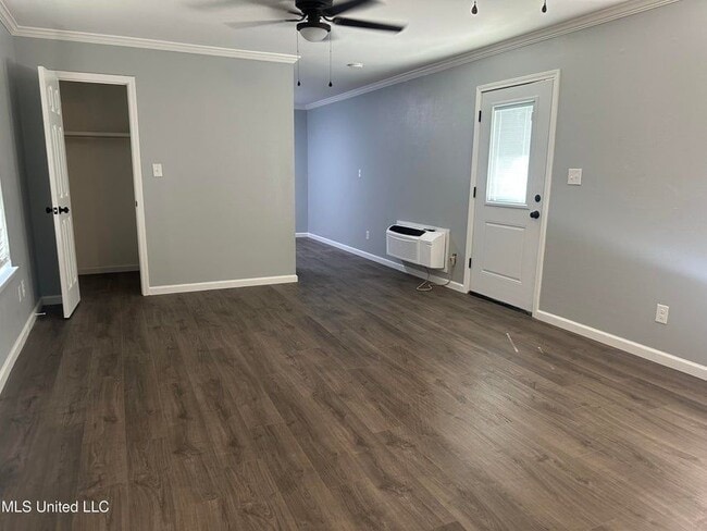 Photo - 1113 Beach Ave