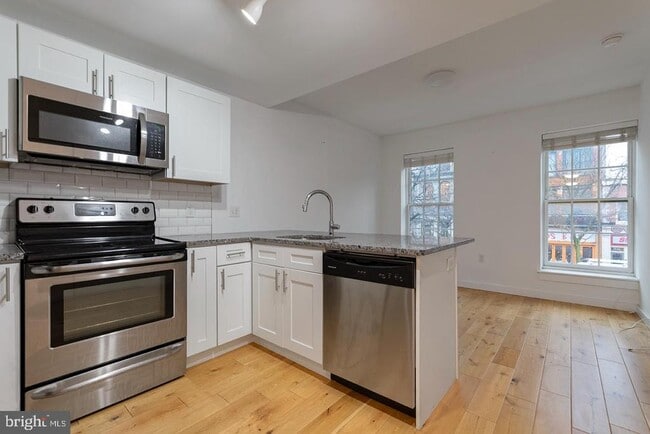 Building Photo - 224 Church St Unit 407B