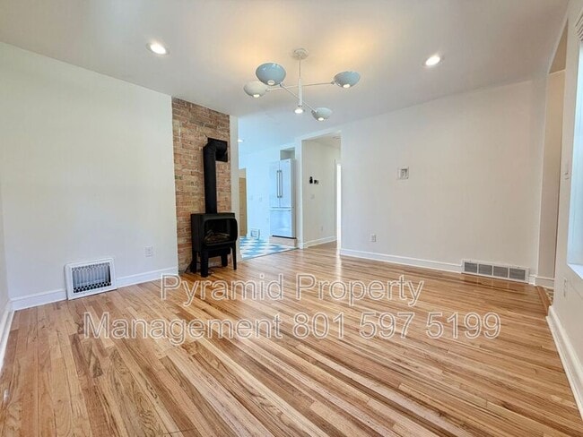 Photo - 262 Browning Ave