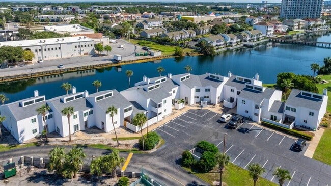Building Photo - 900 Gulf Shore Dr Rental