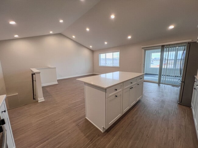 Photo - 607 S Division St