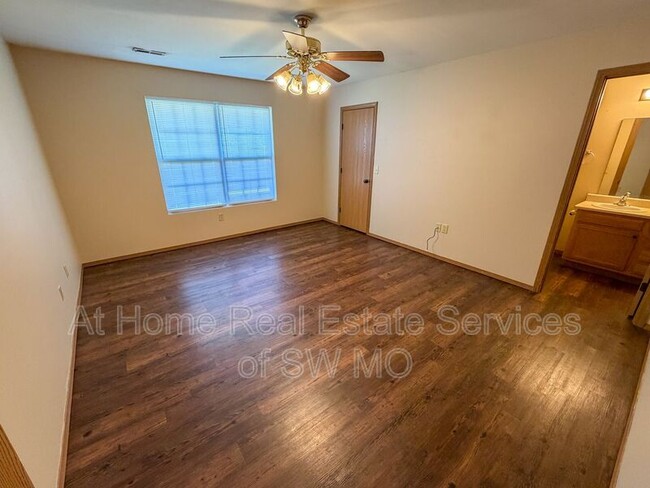 Photo - 1133 S Clifton