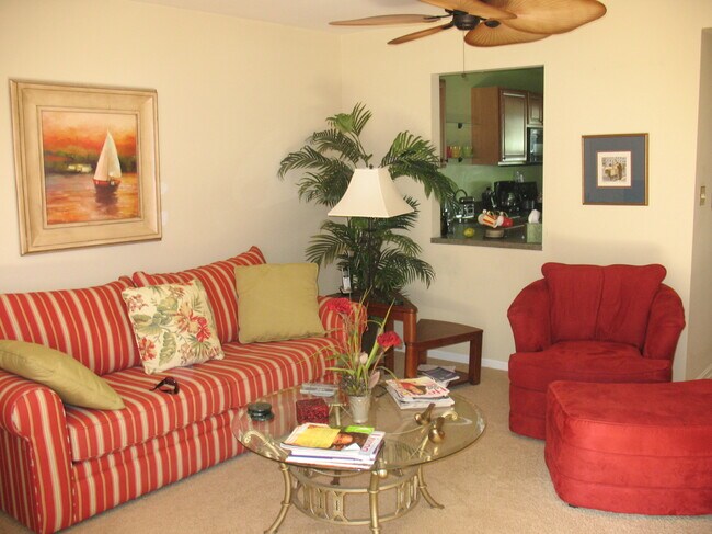Photo - 1048 W Foxcroft Dr