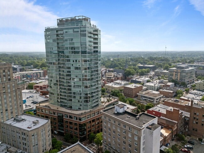 Building Photo - "Luxury Urban Living: Stunning 2-Bed, 2-Ba... Unit 2101