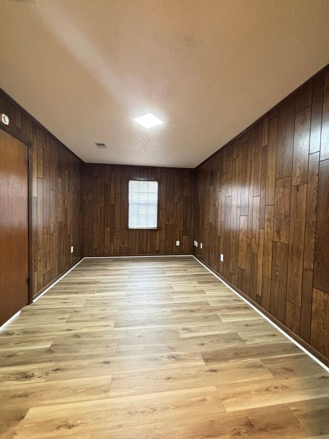 Photo - CONWAY ST APARTMENTS Unit Conway Apt D