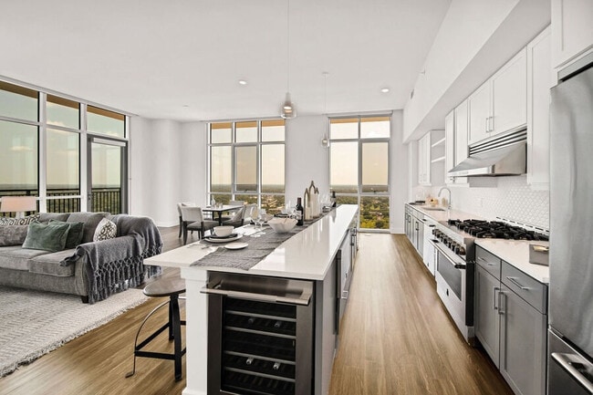 Building Photo - The Ellis Rental