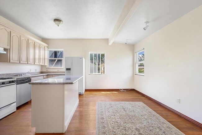 Photo - 1431 Linden St Unit 1431 Linden St #B - LU