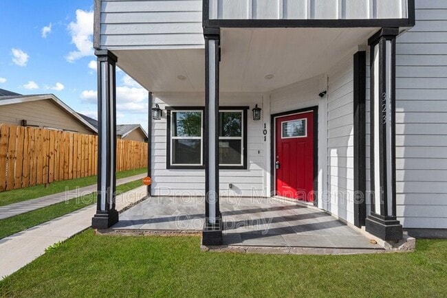 Photo - 323 Gabriel Unit 101