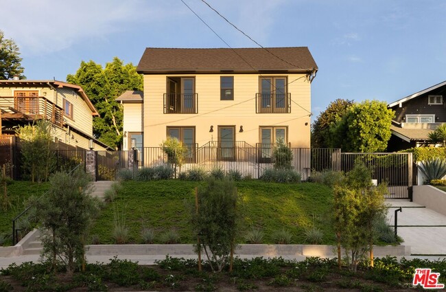 Photo - 1018 Manzanita St