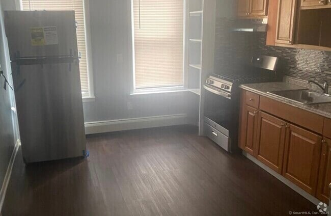 Building Photo - 1322 Stratford Ave Unit 1 Rental