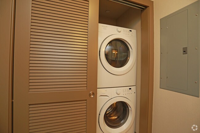 2BR, 2BA - 2C