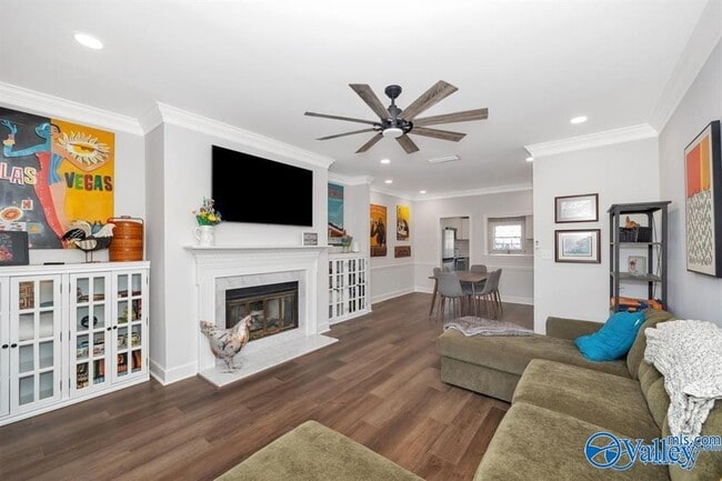 Building Photo - 4770 Whitesburg Dr Unit 302