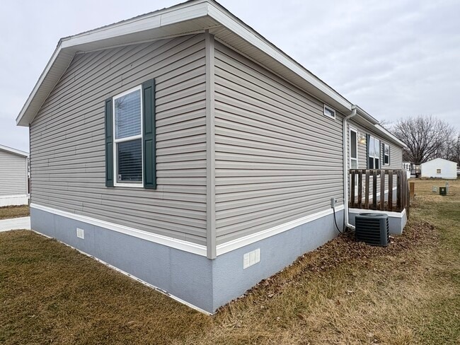 Photo - 2121 Four Seasons Dr