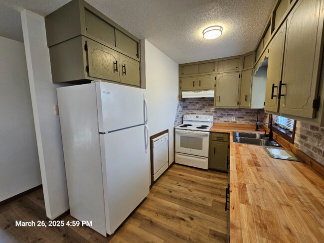 Photo - 190 Sawmill Ln Unit 11