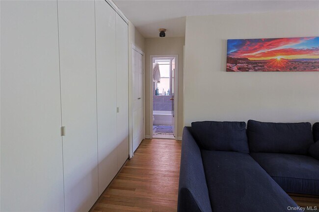 Photo - 5730 Mosholu Ave Unit 2B