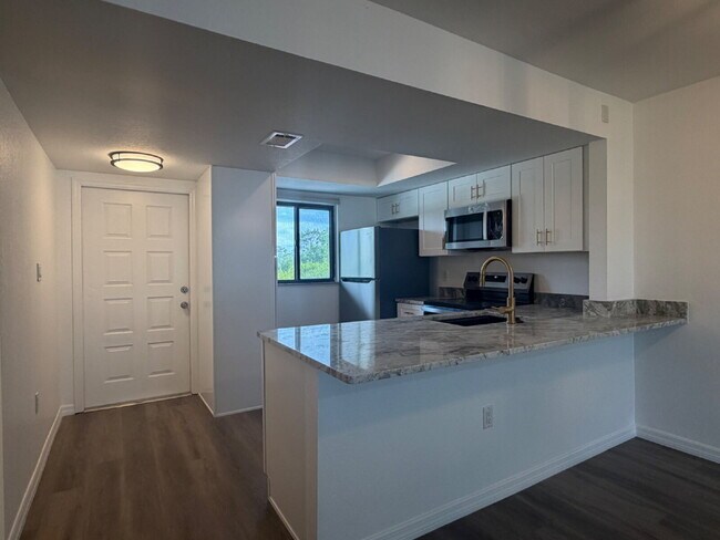 Photo - "Charming 2-Bed, 2-Bath Condo Retreat in Punta Gorda's Prime Location - 950 Sq Ft of Comfort!" Unit 108