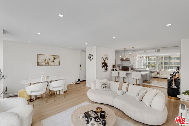 10747 Wilshire Blvd Unit 902