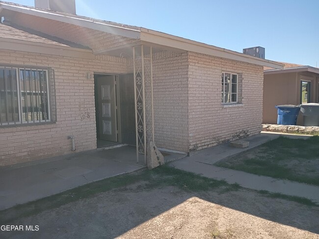 Building Photo - 8108 La Paloma Cir