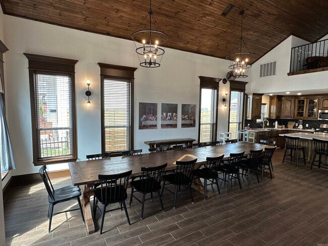 Photo - 520 E 16th St