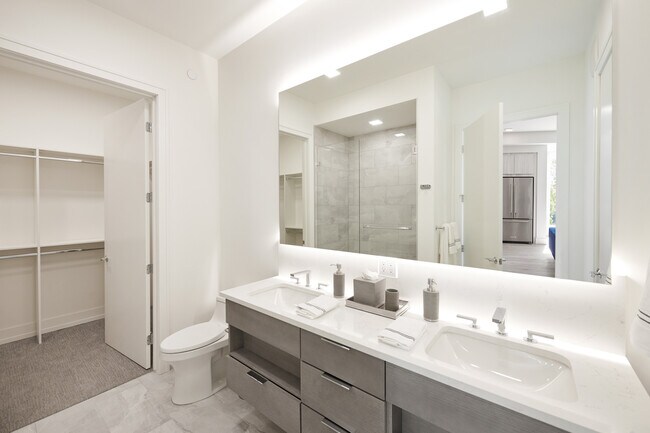 Model - Bathroom/Closet