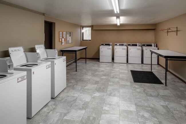Photo - Cedar Glen Apartments (Phase I and II)