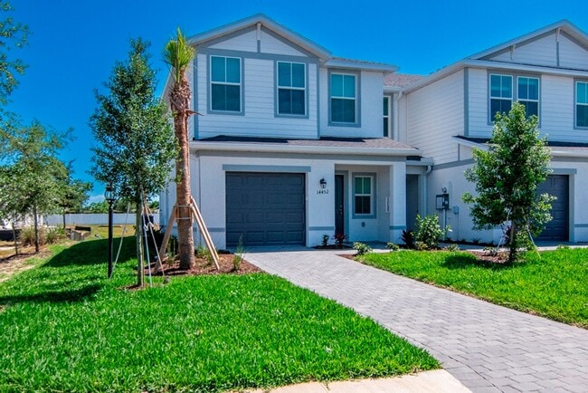 Building Photo - Brand-New 3BR/2.5BA Townhome in Lakewood Ranch — Internet, Trash, & Lawn Care Included
