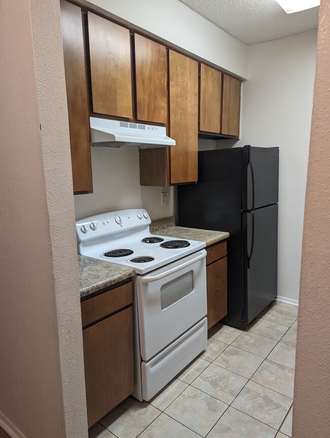 Building Photo - 10053 Westpark Dr Unit #301 Idlewood Rental