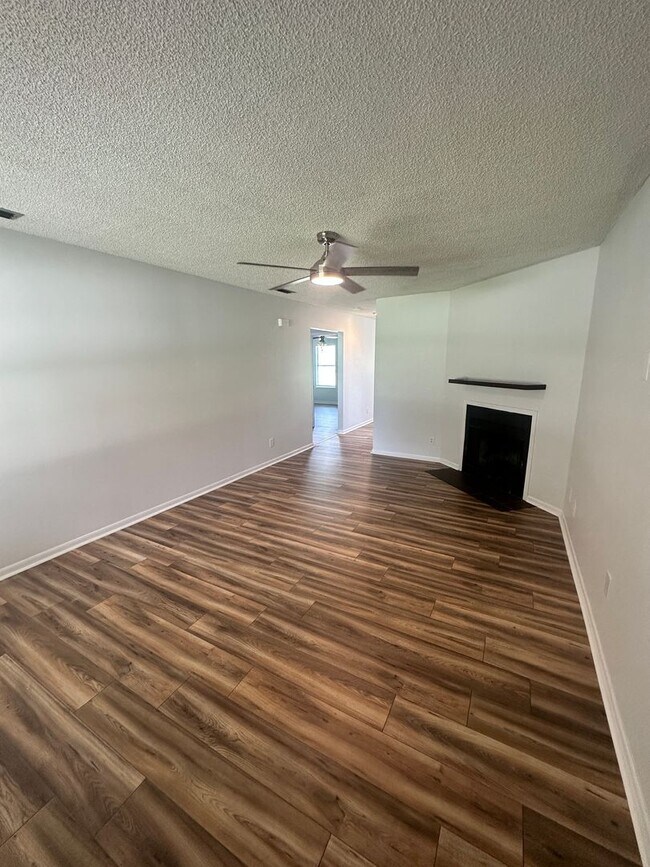 4 Westbrook Cir Unit A