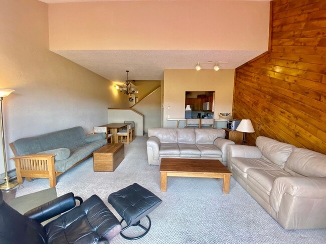 Photo - FOR RENT – LAKE HATCHER TOWNHOUSE CONDO