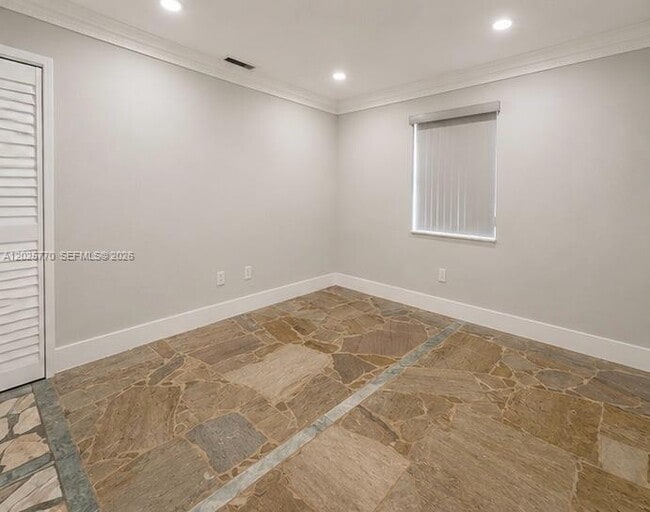 Photo - 5735 Hayes St
