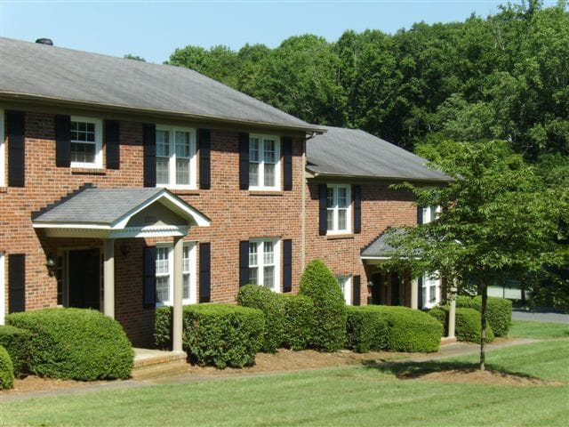 Lake Hill Exterior