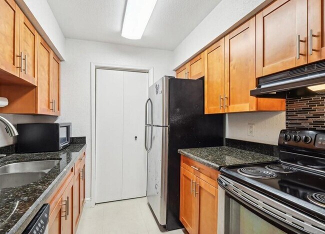 Photo - 733 Riverside Dr Unidad 1217