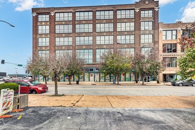 Photo - Beautiful 2-bedroom loft with garage parking, and community room with swimming pool!
