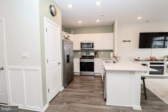 Building Photo - 364 Trego Avenue