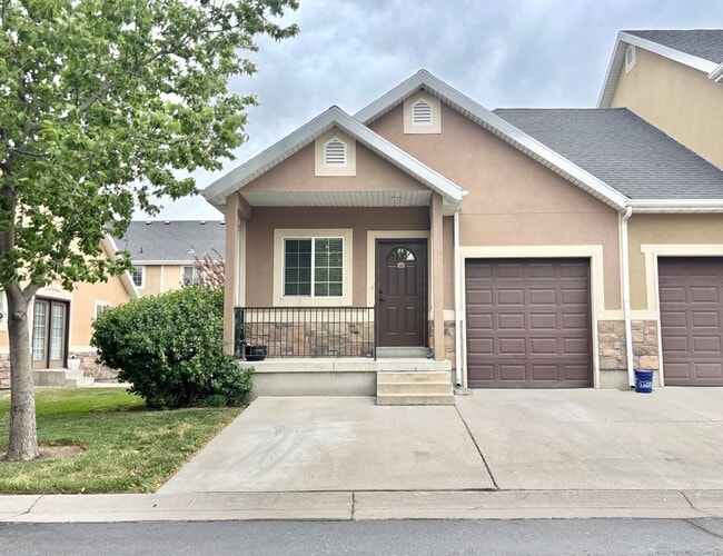 Building Photo - Beautiful Draper Townhome at Bella Monte!