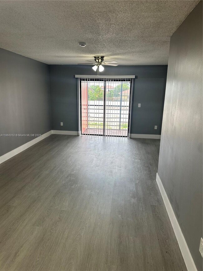 Photo - 862 NE 209th St Unit 206