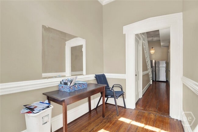 Photo - 32 E Taylor St