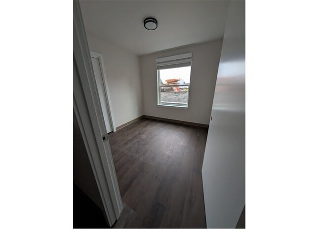 Photo - 900 N Oak Harbor St