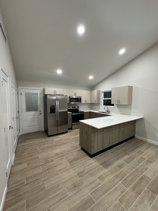 Photo - 1408 E Iris Ave Unit 4