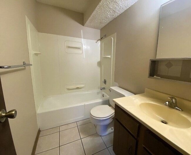Photo - 1228 E St Unidad 10