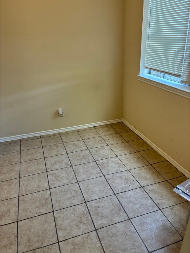 Photo - 15417 Weldon Dr