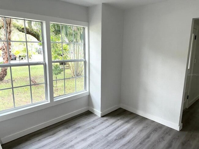 Photo - 1714 2nd Ave E