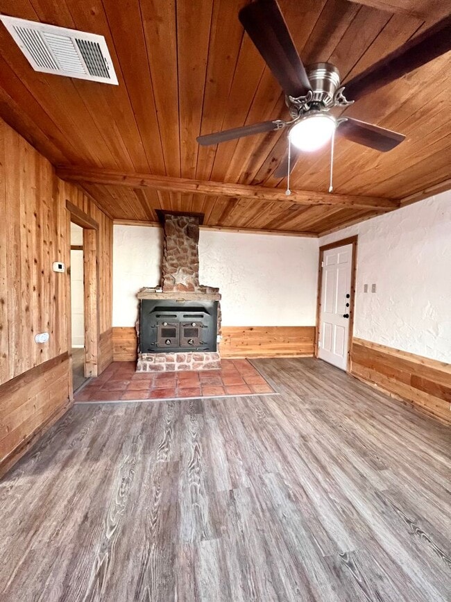 Photo - Adorable Cottage on Lytle