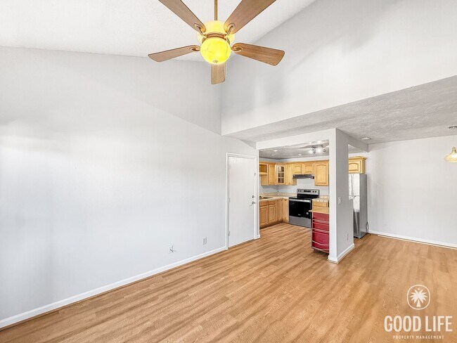 Photo - Great 2B/1BA Condo in Escondido! Unidad 235